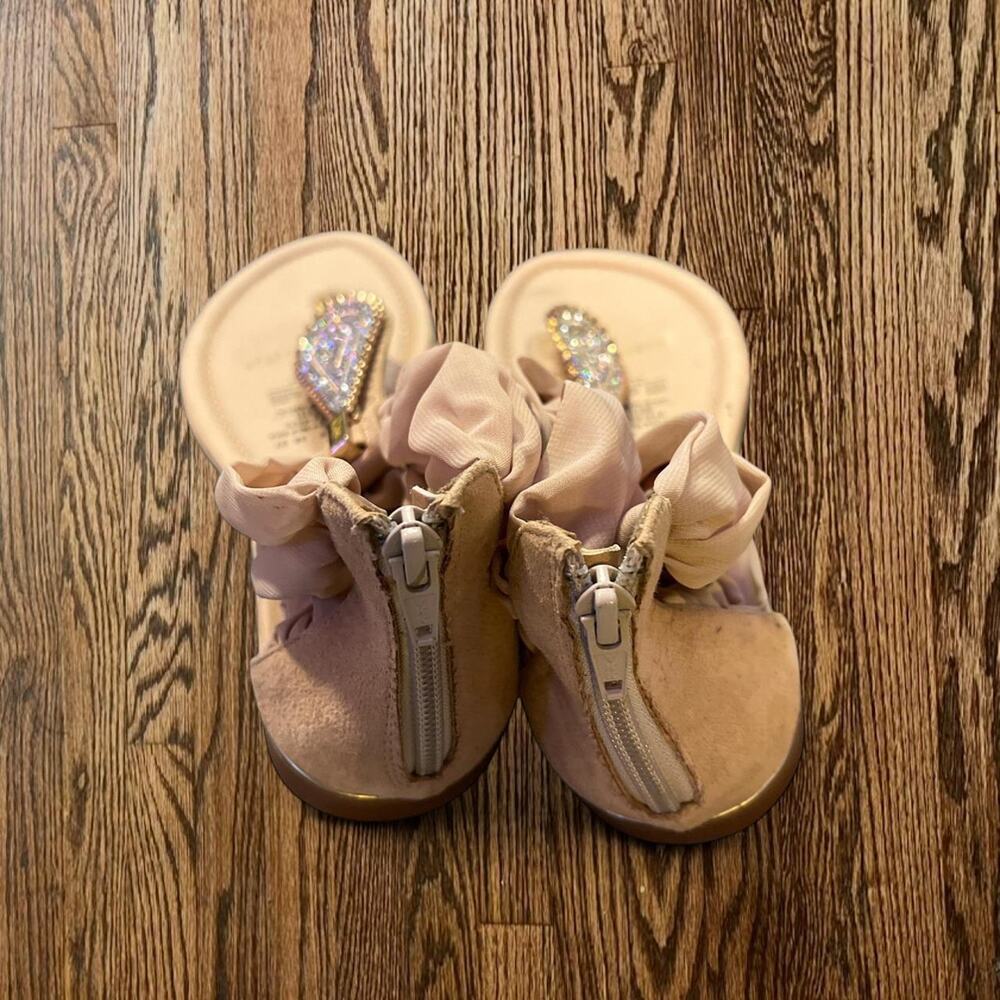 Tan and gold sandals with - Picture 4 of 4